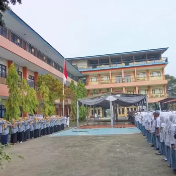 Smamuga Peringati Hari Guru Nasional dengan Upacara Khidmat 