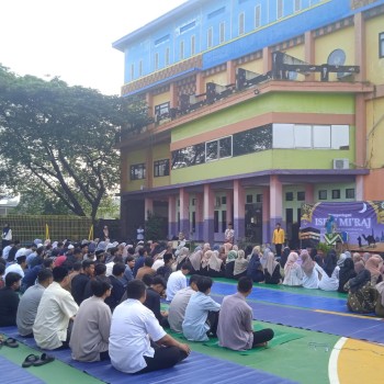 Pengajian di Smamuga Tulangan Ini Meriah dengan Tampilan Sen