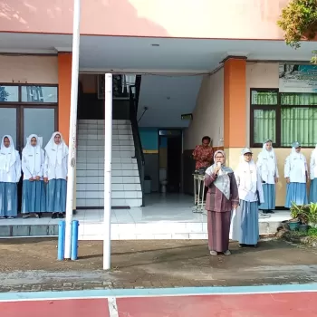 Hari Pertama Sekolah, Kepala Smamuga Tulangan Tekankan Fokus