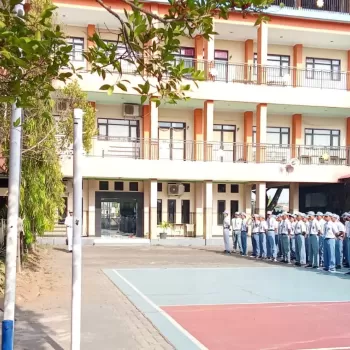 Pesan Penting Kepala Smamuga dalam Upacara Senin Pagi 
