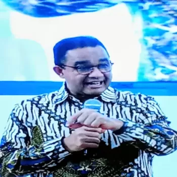 Ciri Pemimpin Transformatif yang Diikuti adalah Dipercaya, B